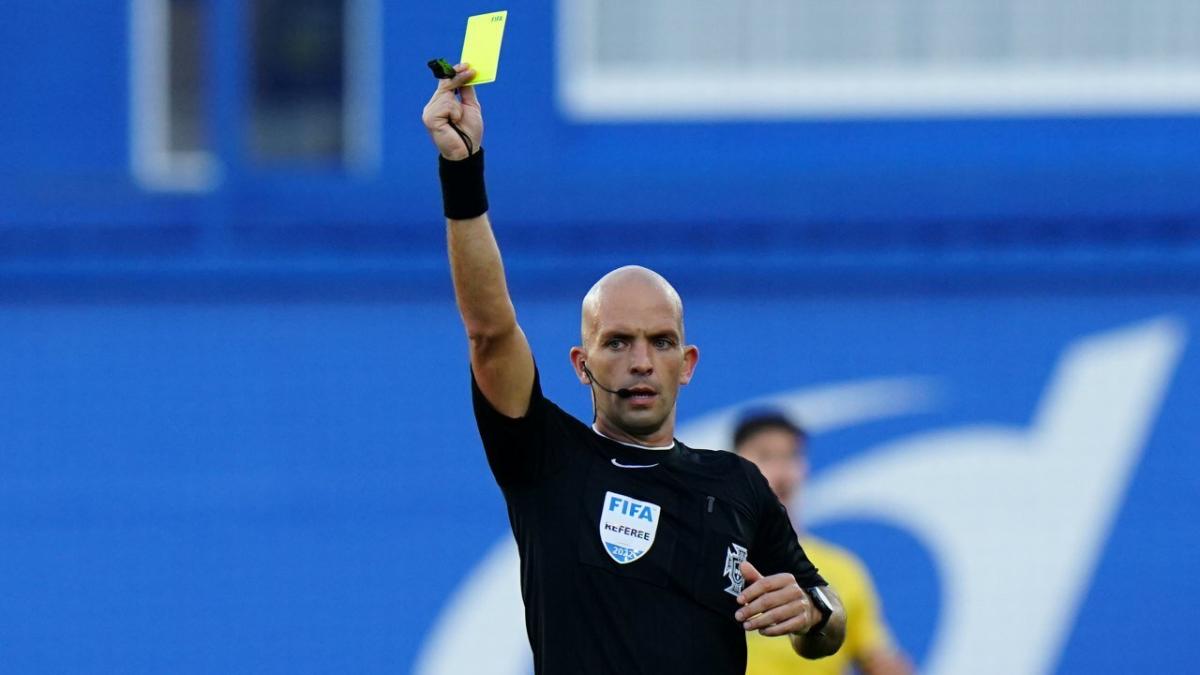 Referee Luis Godinho has a track record for cards when Benfica and Porto meet